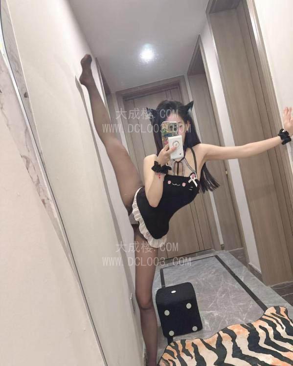 武侯气质兼职嫩妹晓艺