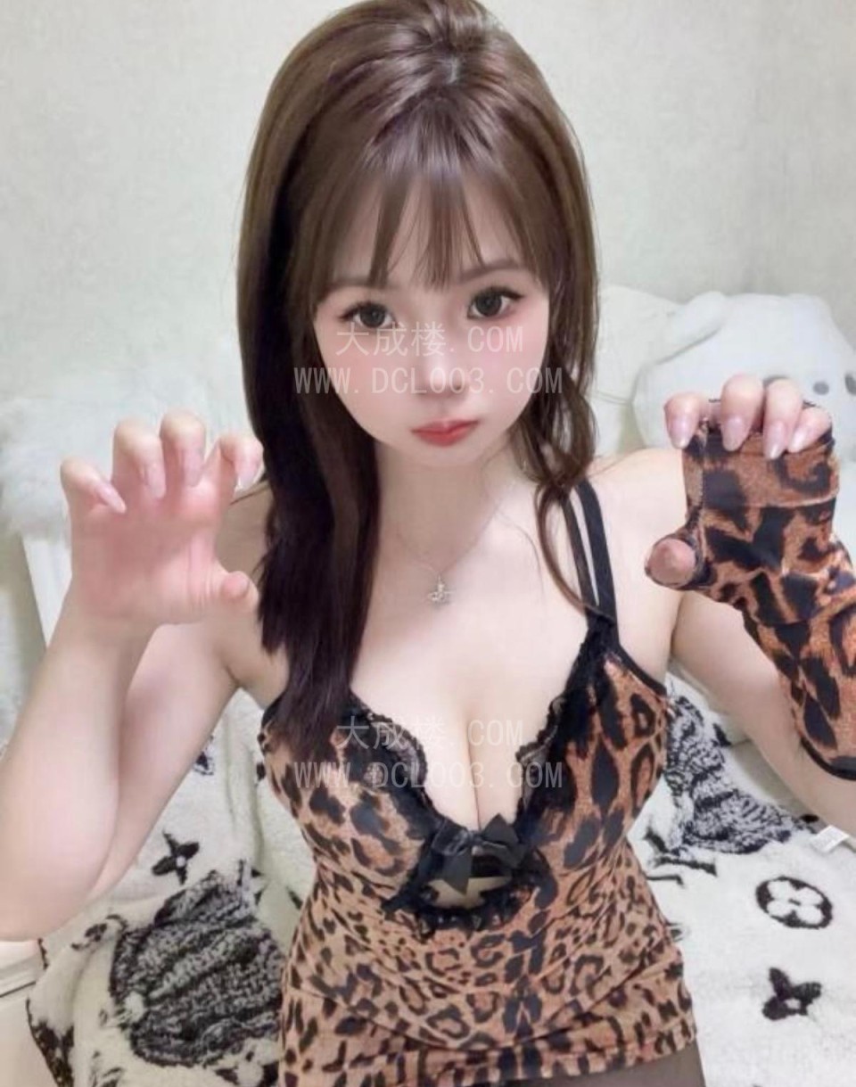 南京丰腴性感豹纹小苏