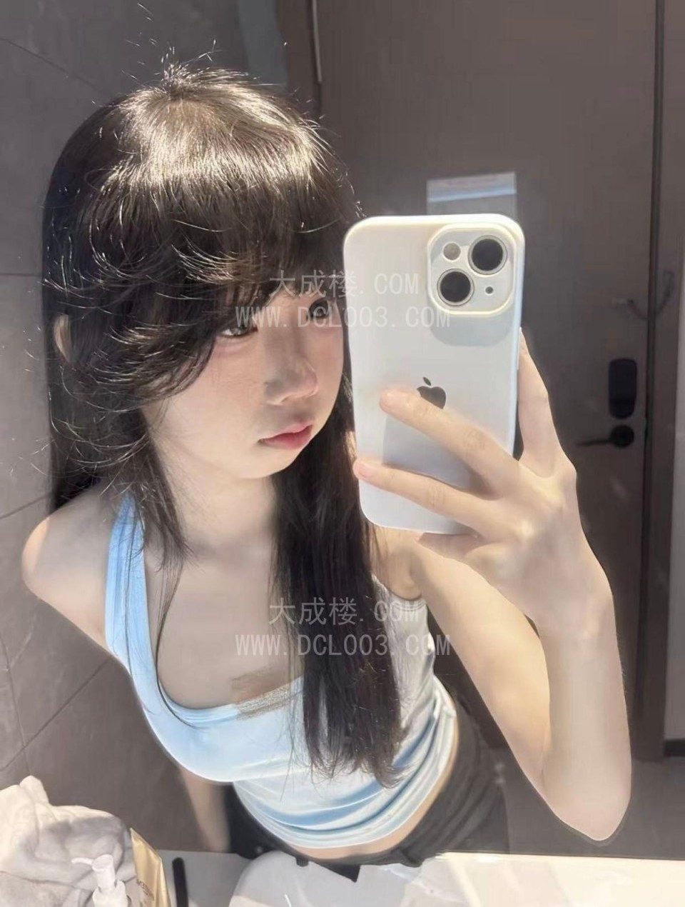 龙华粉嫩一线天妹妹