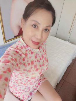 朝阳劲松气质少妇