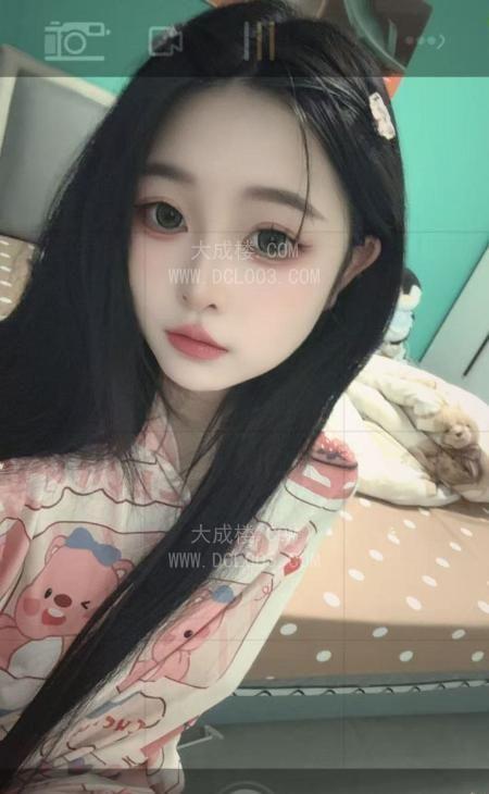 苏州肤白貌美性感美胸国宝