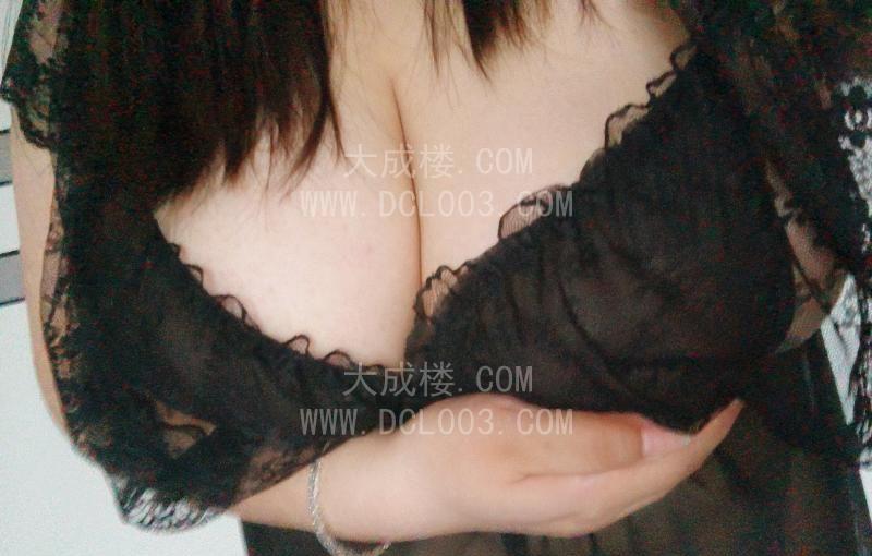 宝山勾人巨乳小姐姐