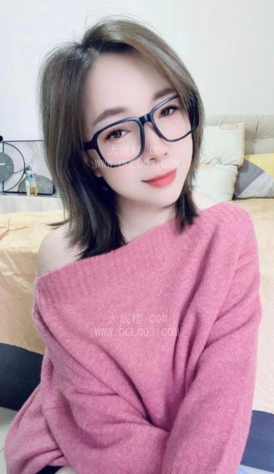 轻熟眼镜姐姐