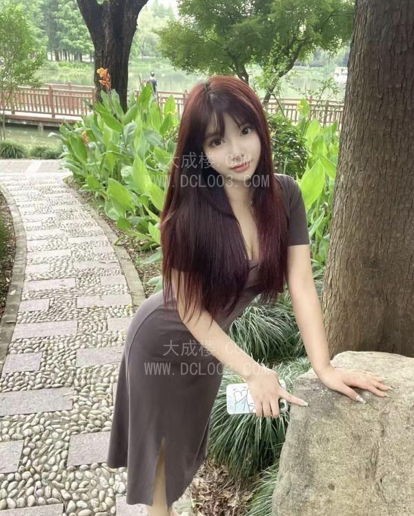 浦东大胸妹子小小