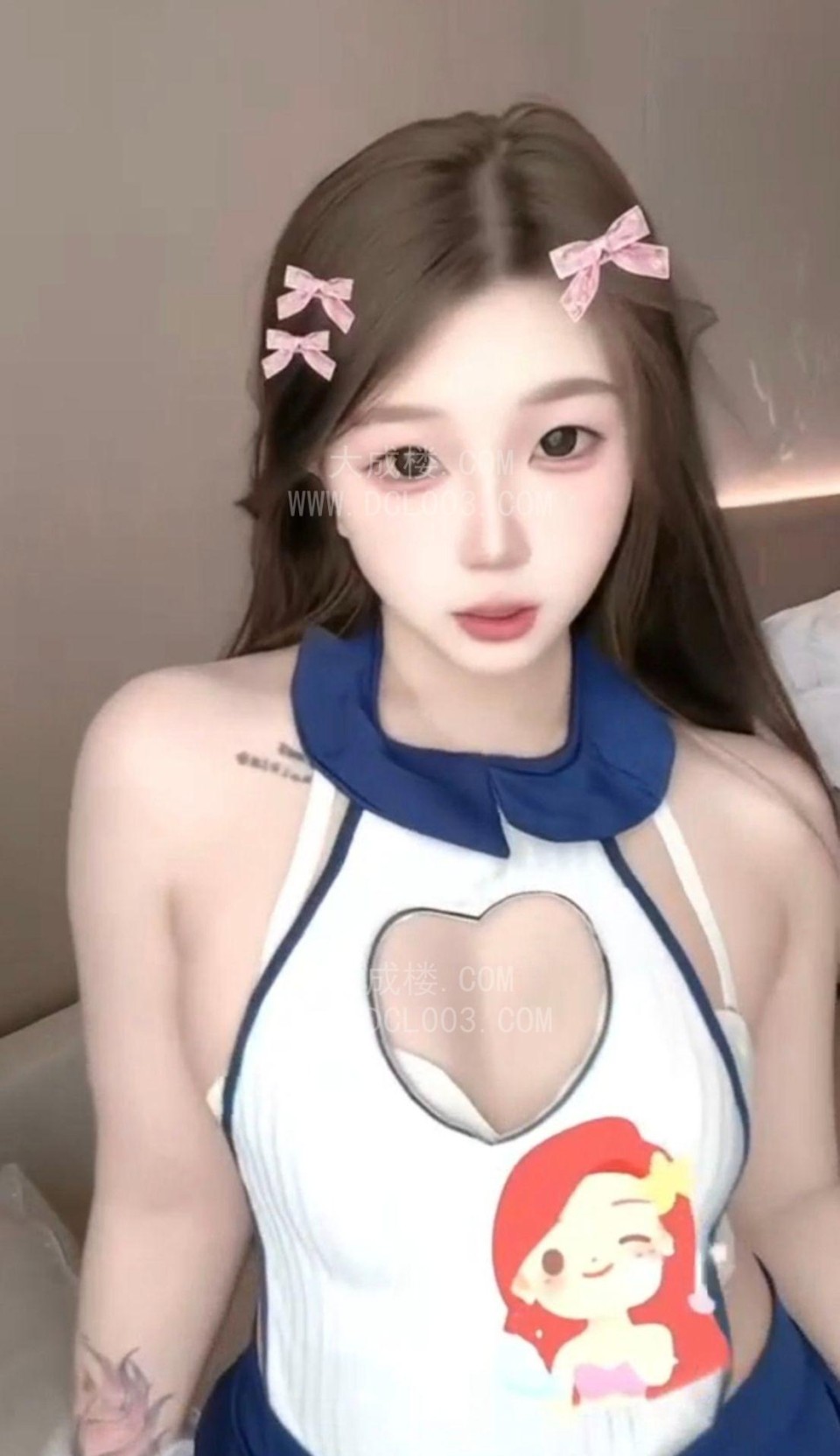 天河皮肤光滑态度好朵朵