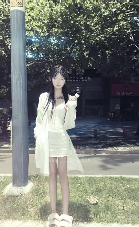 南京三点粉白虎小妹妹