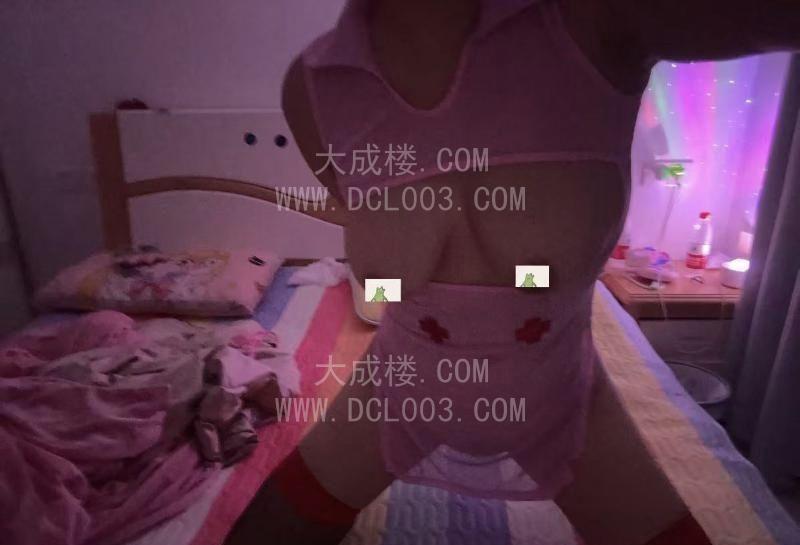 微胖天花板小月亮
