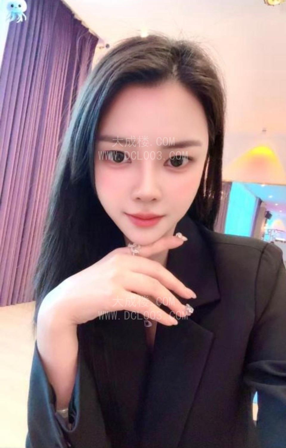 番禺黑丝翘臀美女