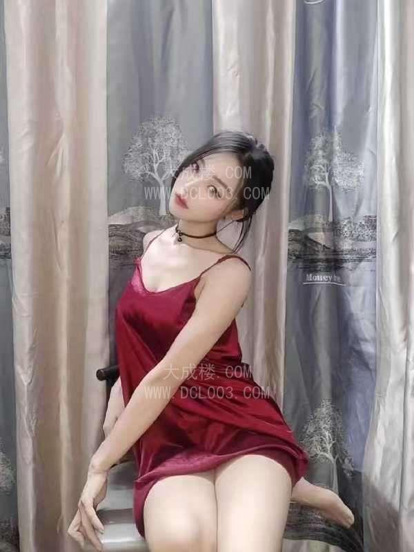 越秀性感诱人小美女思思