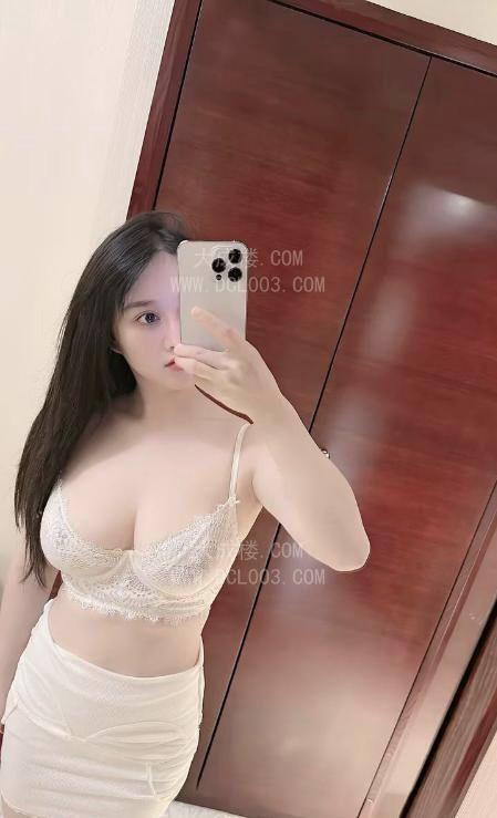 罗湖返食女友般大胸御姐