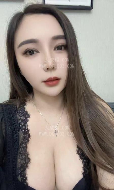西安大奶吸精少妇