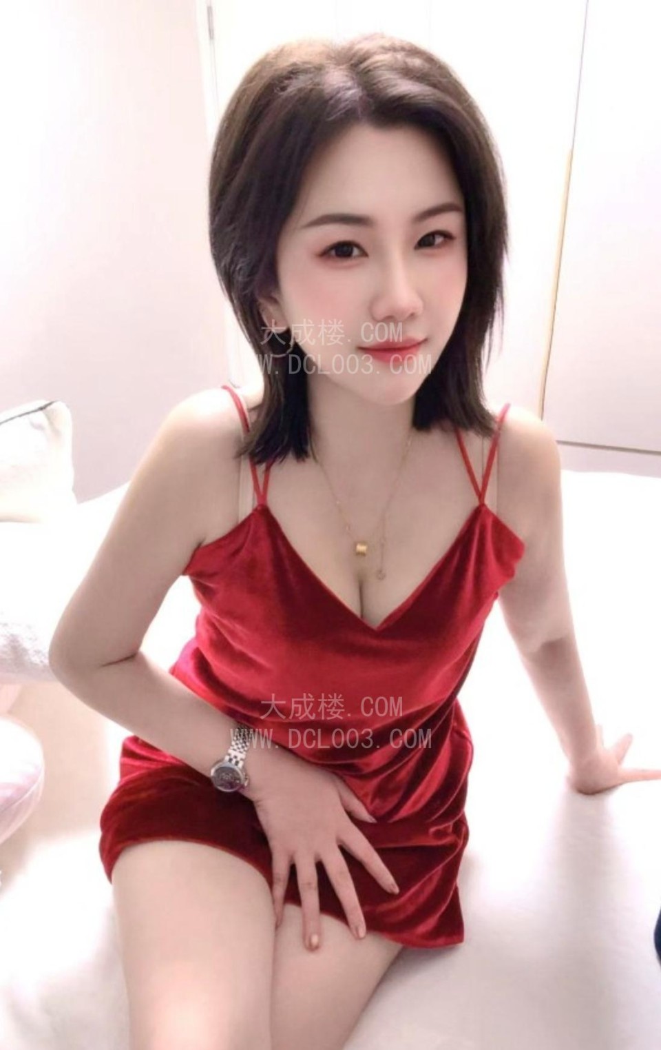 南京南站短发女神笑笑